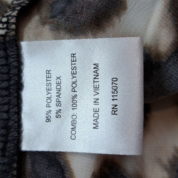 Nina Leonard top,size Med. - Picture 8 of 8